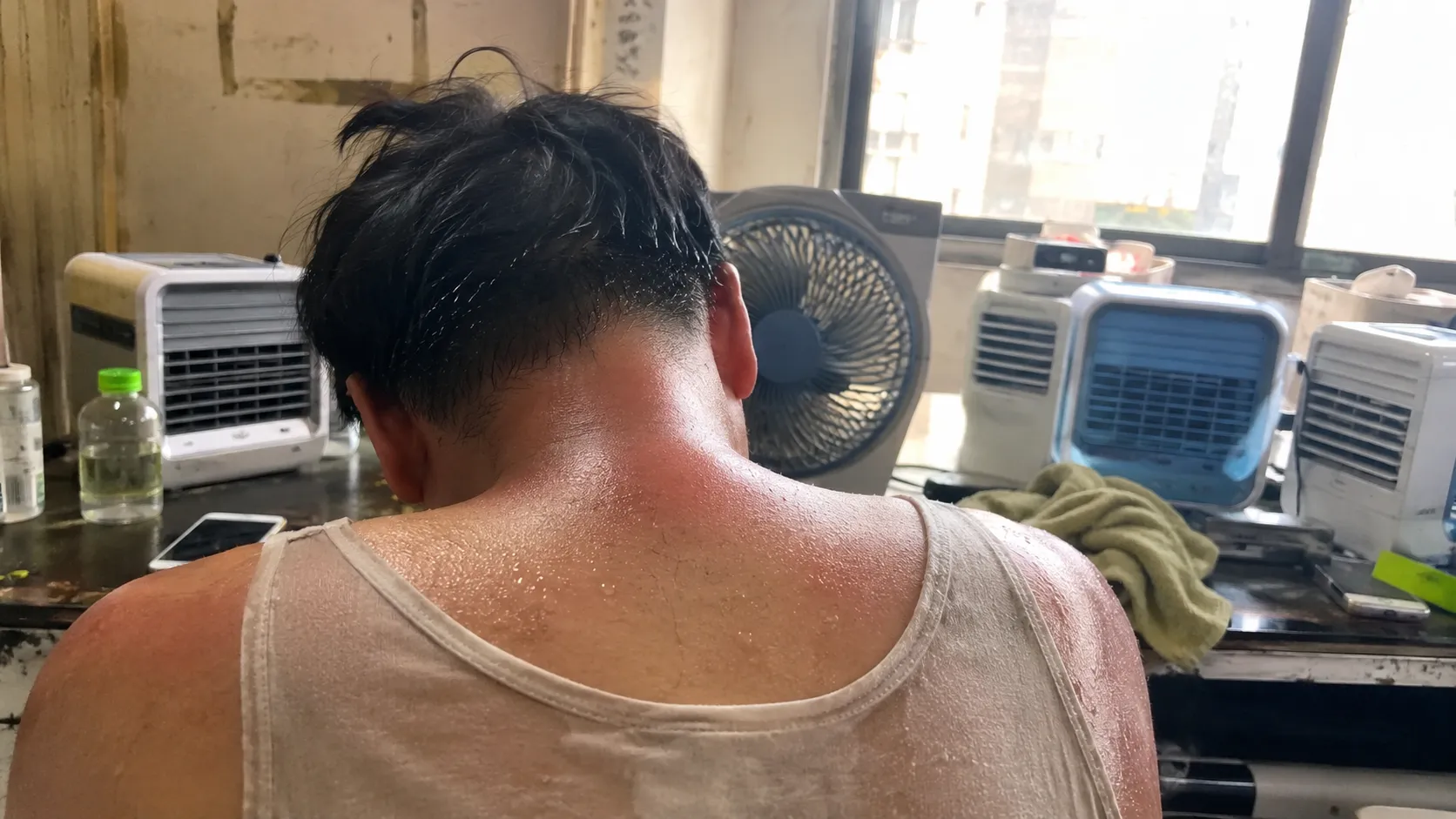 A cooling engineer on the mini AC gadgets flooding your feed