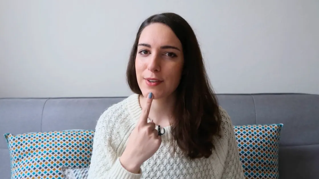 Pronunciation lesson with Martina demonstrating Italian sounds