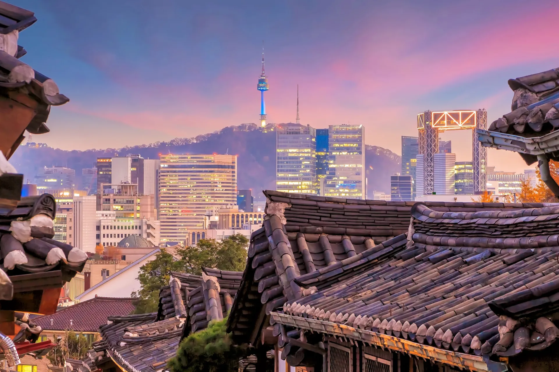 A street in Seoul at sunset, the world Korean Uncovered opens up to you
